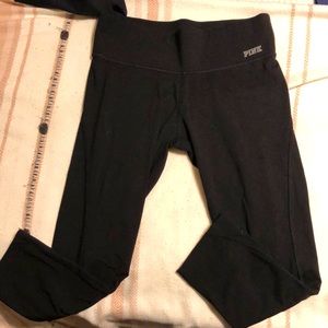Victoria’s Secret PINK cropped leggings